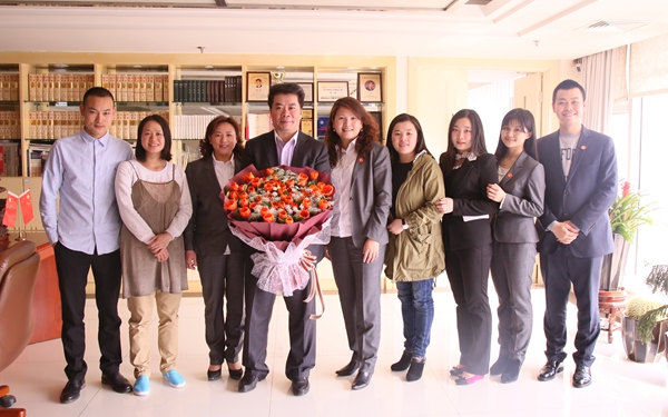 北京福建企业总商会为3位会员送去美好的生日祝福